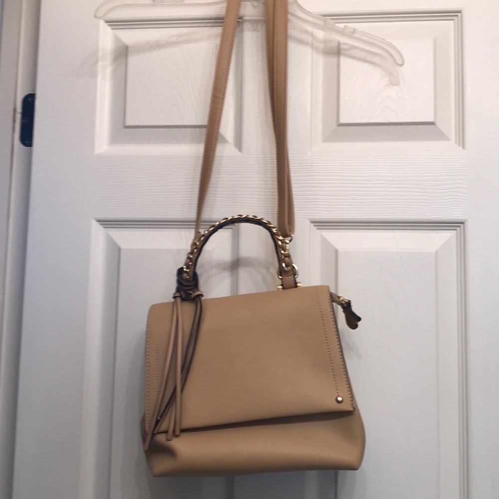 Creamy tan purse with removable shoulder strap